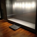 Προθήκες με ανοιγόμενη πρόσοψη μέσω αφανούς μηχανισμού