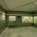 Προθήκες με ανοιγόμενη πρόσοψη μέσω αφανούς μηχανισμού