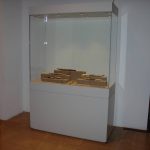 Προθήκες με ανοιγόμενη πρόσοψη μέσω αφανούς μηχανισμού