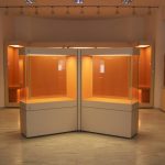 Προθήκες με ανοιγόμενη πρόσοψη μέσω αφανούς μηχανισμού