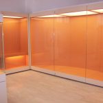 Προθήκες με ανοιγόμενη πρόσοψη μέσω αφανούς μηχανισμού